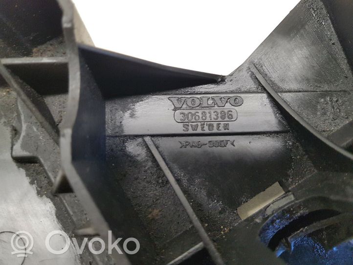 Volvo V50 Support de câble levier de vitesse 30681386