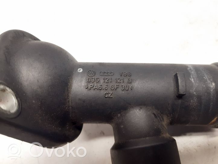 Volkswagen Golf V Tubo flessibile del liquido di raffreddamento del motore 03G121121B