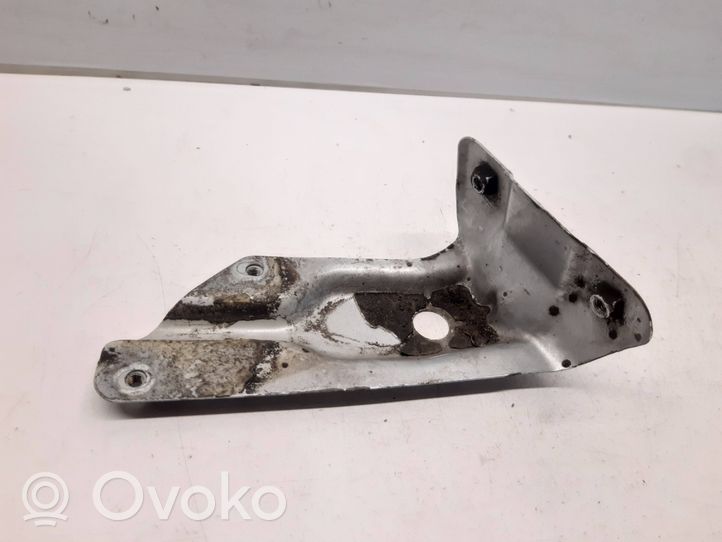 Volkswagen Golf V Supporto di montaggio del parafango 1K6821136