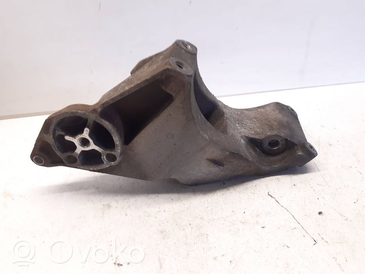 Land Rover Discovery 3 - LR3 Engine mounting bracket 4H2Q10239EA