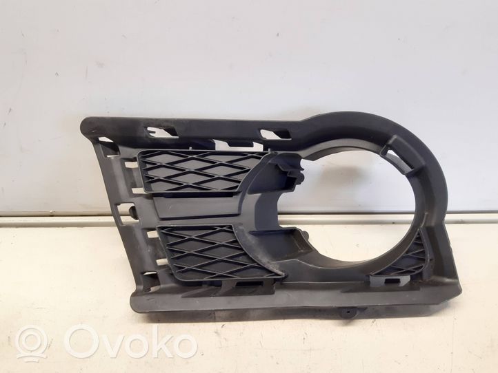 Volkswagen Tiguan Priešrūkinio žibinto apdaila/ grotelės 5N0853666A