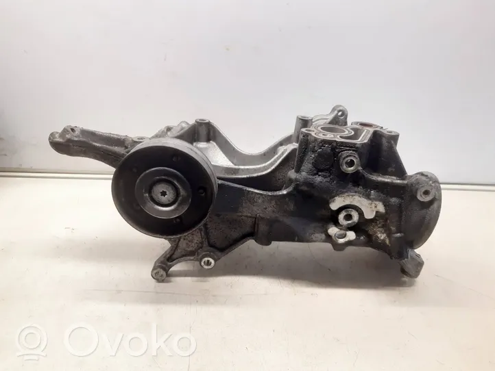 Audi A5 8T 8F Support de générateur / alternateur 06H903143H