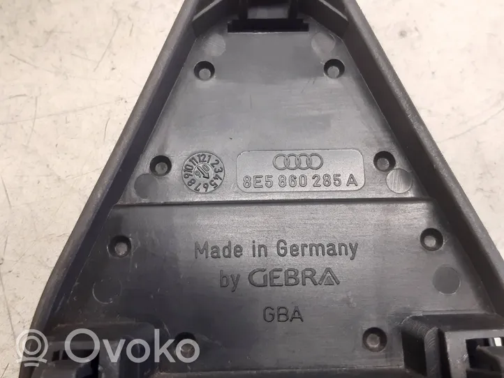 Audi A6 S6 C6 4F Avarinio ženklo laikiklis 8E5860285A