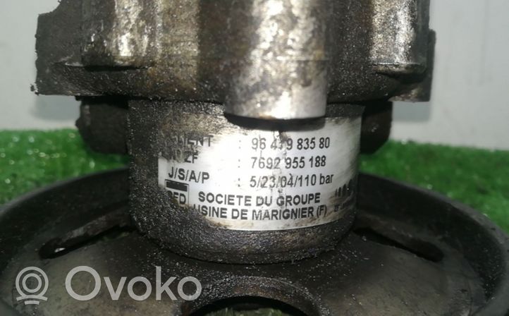 Peugeot 807 Ohjaustehostimen pumppu 