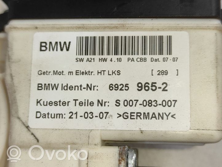 BMW X3 E83 Meccanismo di sollevamento del finestrino posteriore senza motorino 
