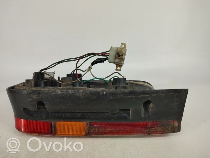 Toyota Hiace (H50, H60, H70) Lampy tylnej klapy bagażnika 