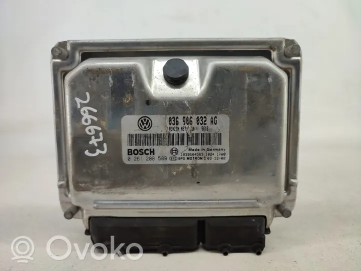 Volkswagen Golf V Sterownik / Moduł ECU 