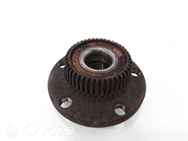 Volkswagen Golf IV Rear wheel hub 