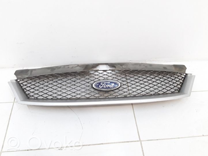 Ford Mondeo Mk III Grille calandre supérieure de pare-chocs avant 1S7X8A133