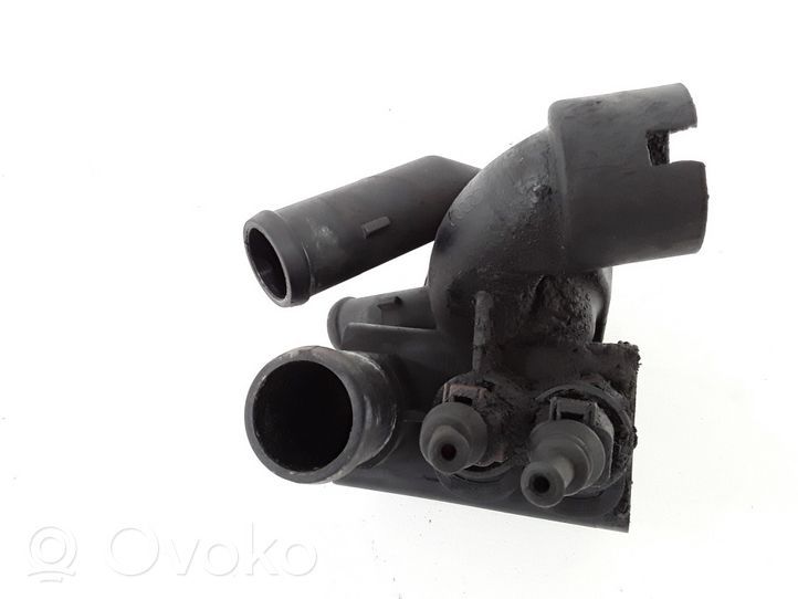 Volkswagen Sharan Termostaatin kotelo 021121121D