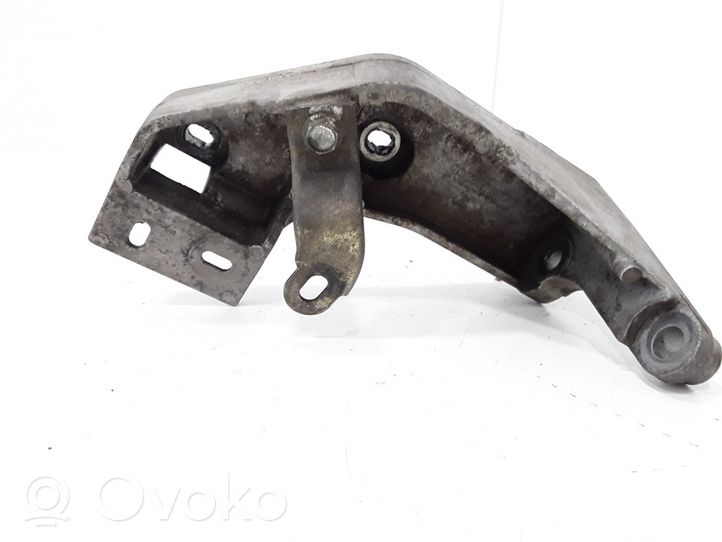 Volvo S40, V40 Polttoainepumpun kiinnike 8200055566