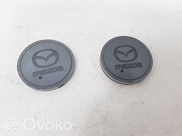 Mazda 6 Tapis, porte-gobelet 