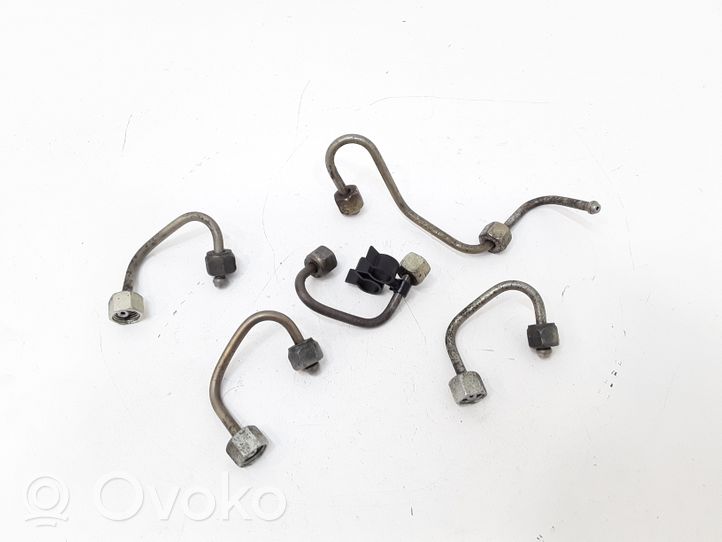 Volvo S40, V40 Fuel injector supply line/pipe 