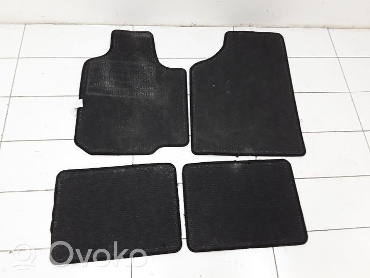 Toyota Corolla Verso E121 Kit tapis de sol auto 