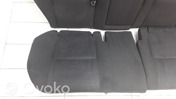 Toyota Avensis T250 Fotel tylny 