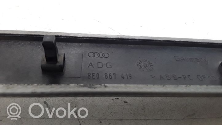 Audi A4 S4 B6 8E 8H Galinė apdailos juosta 