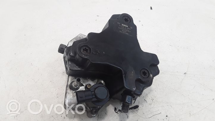 Volvo V70 Polttoaineen ruiskutuksen suurpainepumppu 8692521