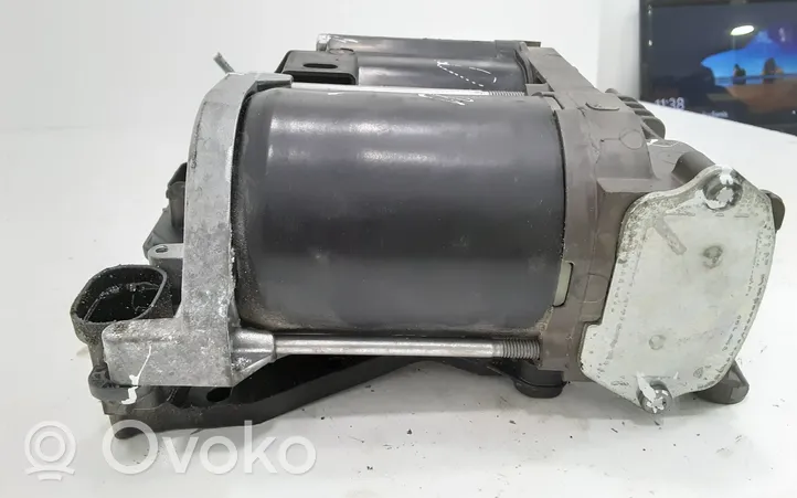 Citroen C4 Grand Picasso Ilmajousituksen kompressoripumppu 1908270034