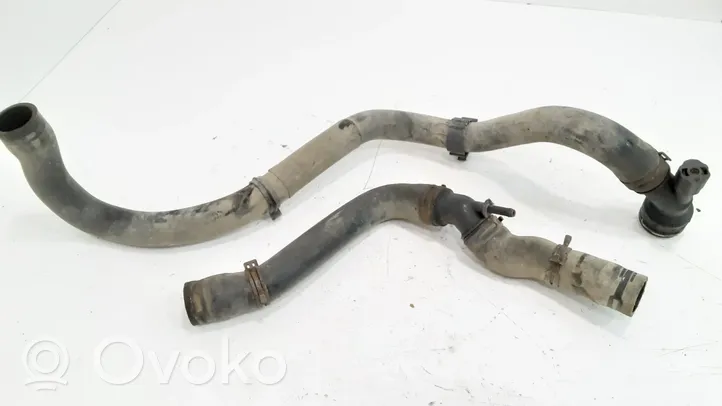 Volkswagen Golf IV Tuyau de liquide de refroidissement moteur 