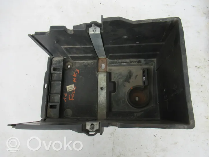 Ford Focus Boîte de batterie AM5110723AE