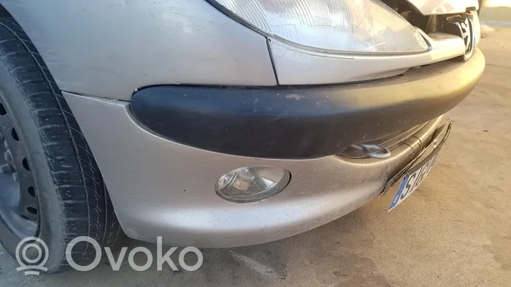 Peugeot 206+ Etupuskuri 