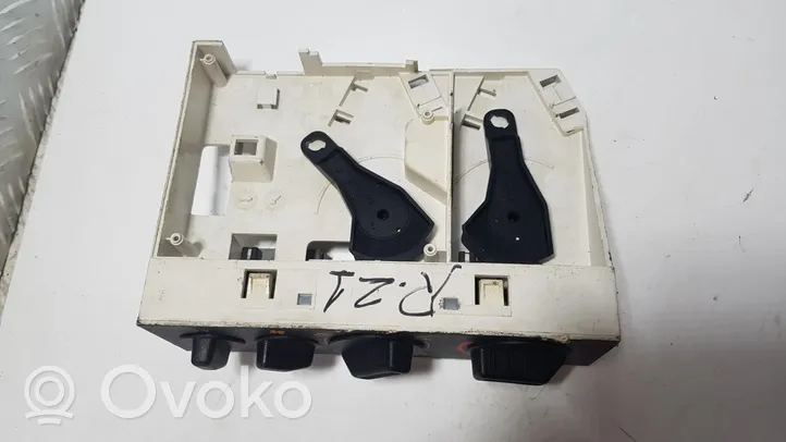 Renault 21 Panel klimatyzacji A30828255J