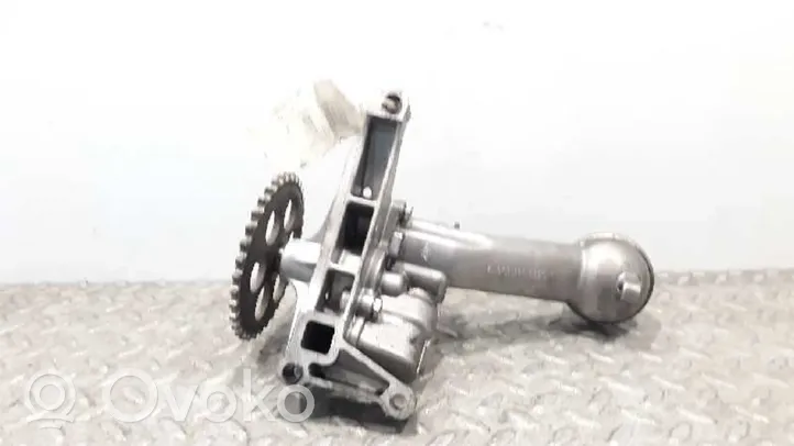 Mercedes-Benz 190 W201 Oil pump 6031810320