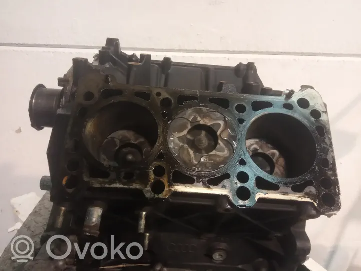 Audi A6 S6 C5 4B Bloc moteur AKN