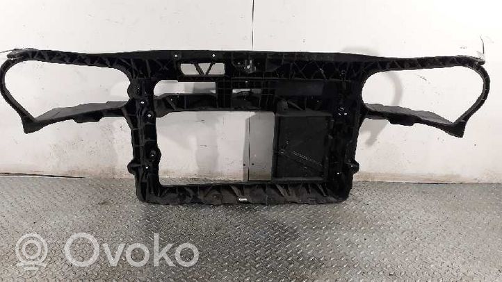 Volkswagen Polo II 86C 2F Support de radiateur sur cadre face avant 