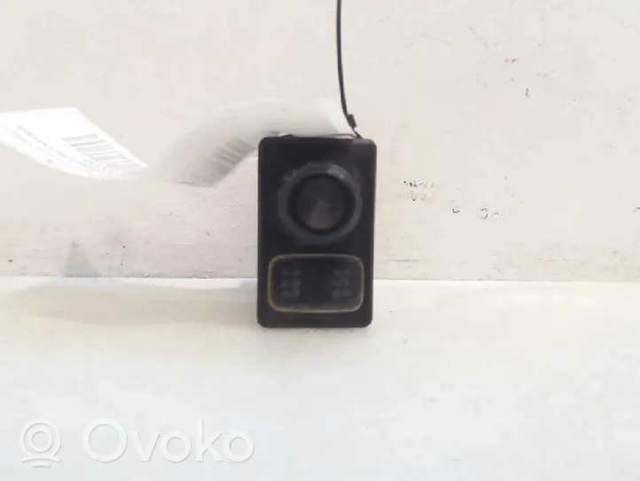 Nissan PickUp Przycisk regulacji lusterek bocznych 