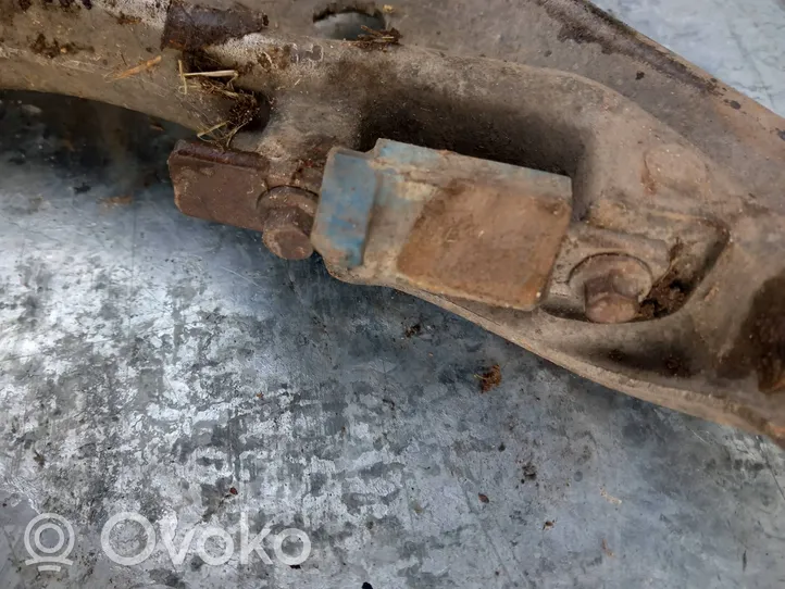 Volvo V70 Fourchette, bras de suspension inférieur avant 9492120