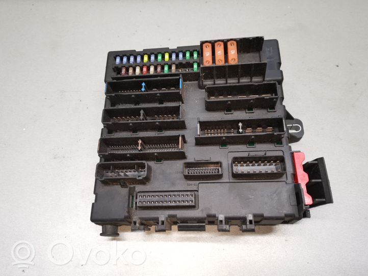 Opel Vectra C Fuse module 13205781