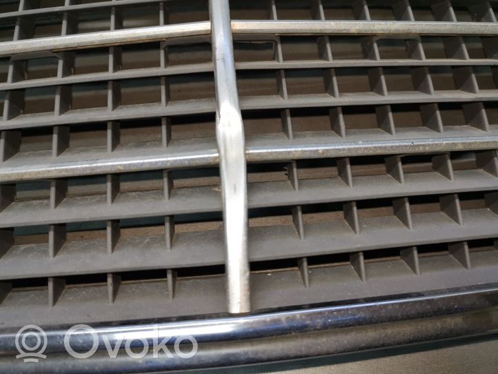 Mercedes-Benz E W124 Grille de calandre avant 1248880223