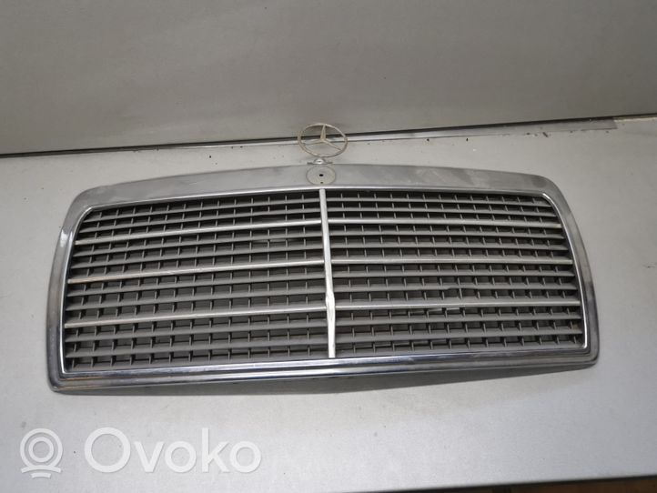 Mercedes-Benz E W124 Grille de calandre avant 1248880223