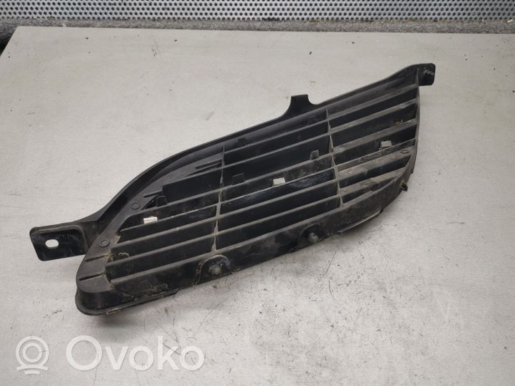 Nissan Almera Tino Griglia superiore del radiatore paraurti anteriore 62322BU000