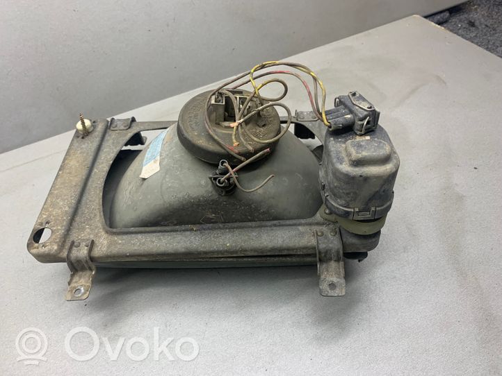 Volkswagen I LT Lampa przednia 281941752B