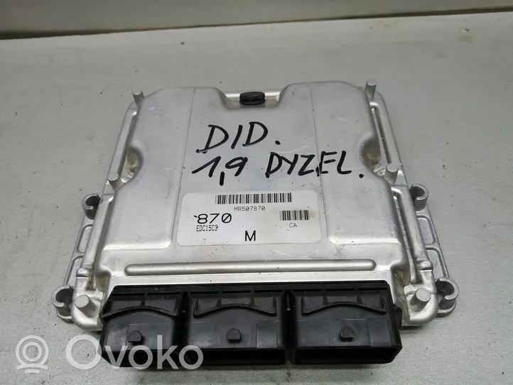 Mitsubishi Carisma Sterownik / Moduł ECU MR507870