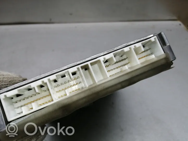 Toyota Corolla Verso E121 Dzinēja vadības bloks 8966113060