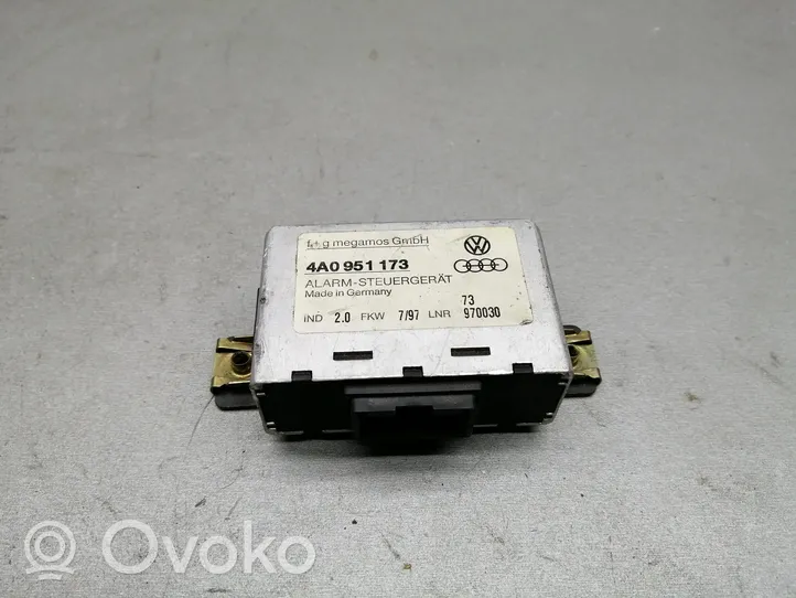 Audi A6 S6 C4 4A Boîtier module alarme 4A0951173