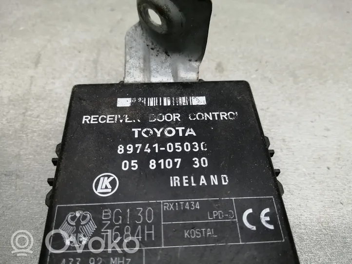 Toyota Avensis T220 Oven ohjainlaite/moduuli 8974105030