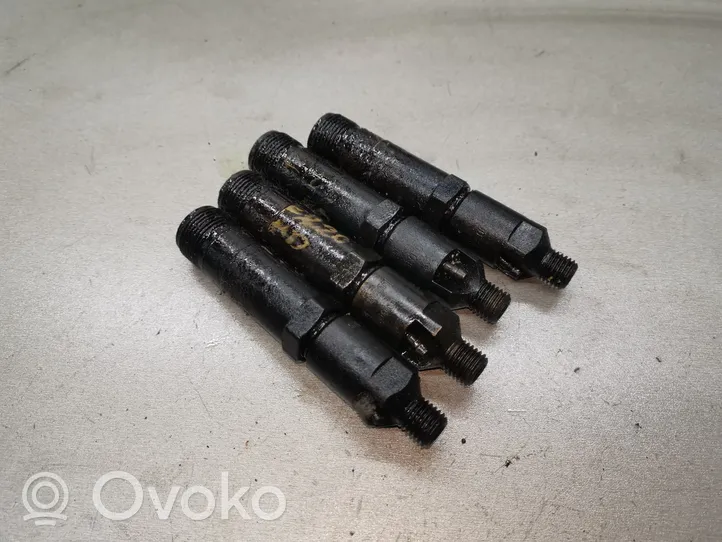 Mercedes-Benz C W202 Fuel injectors set 0000101051