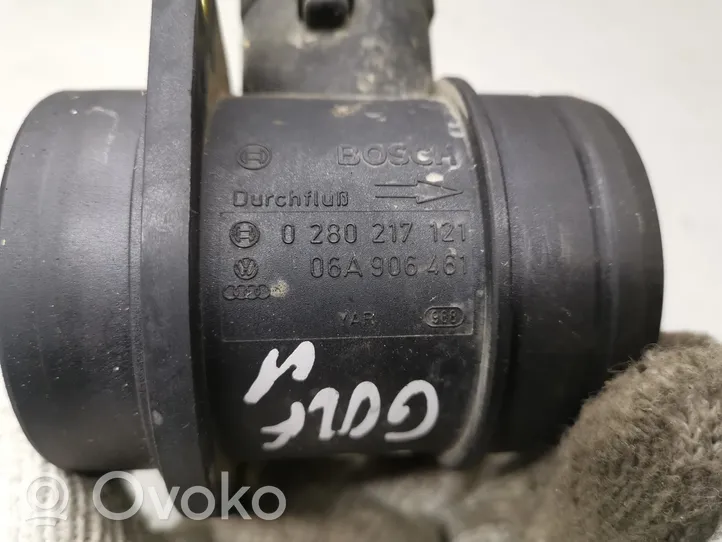 Volkswagen Golf IV Przepływomierz masowy powietrza MAF 0280217121