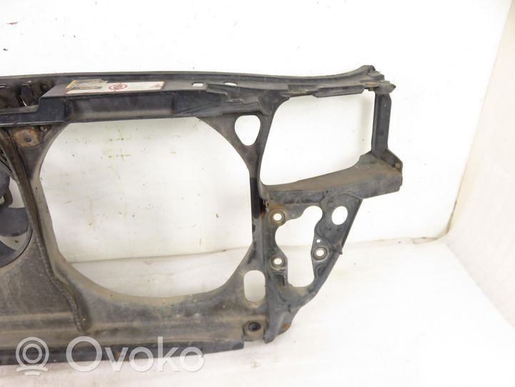 Audi A4 S4 B5 8D Staffa del pannello di supporto del radiatore 