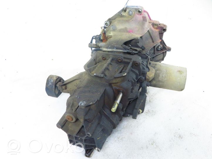 Audi A4 S4 B5 8D Mechaninė 6 pavarų dėžė CDT28095