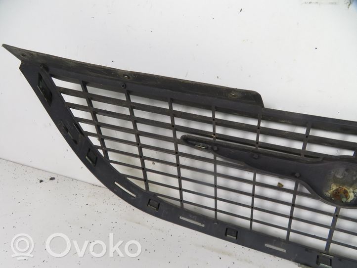 Chrysler Voyager Grille de calandre avant 