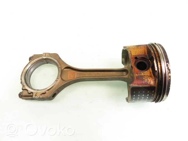 Honda Odyssey Piston with connecting rod 