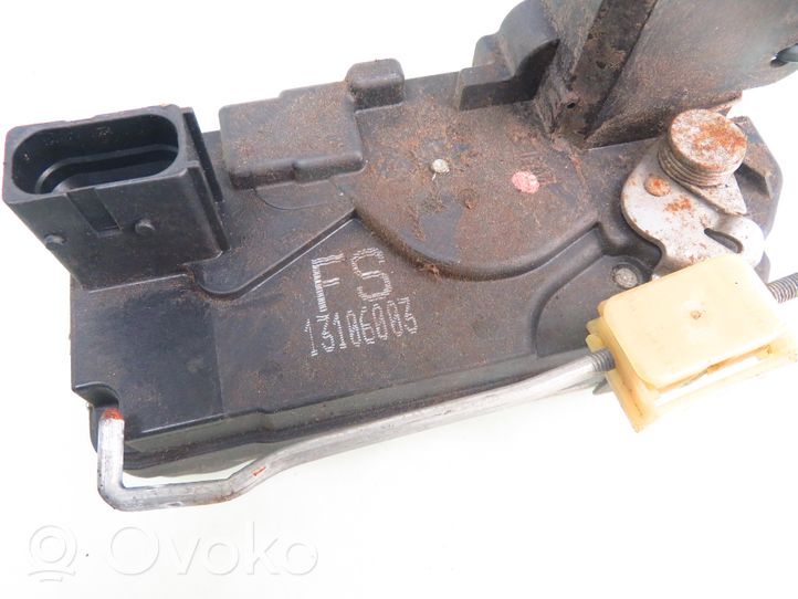 Opel Astra H Rear door lock 