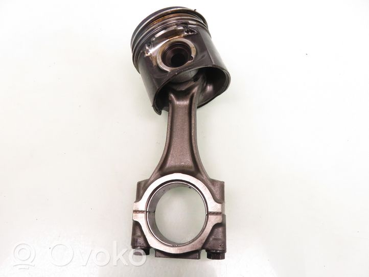 Renault Master II Piston avec bielle 