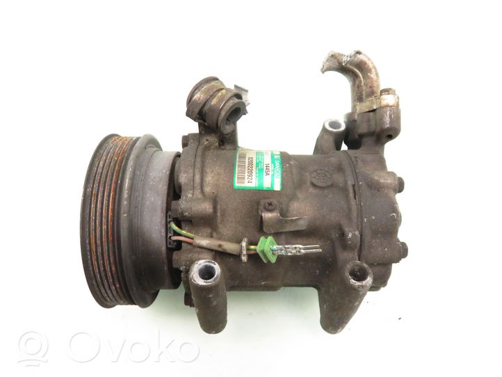 Nissan Micra Compressore aria condizionata (A/C) (pompa) 8200220924