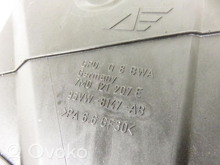 Ford Galaxy Jäähdyttimen jäähdytinpuhallin 95VW8147AB